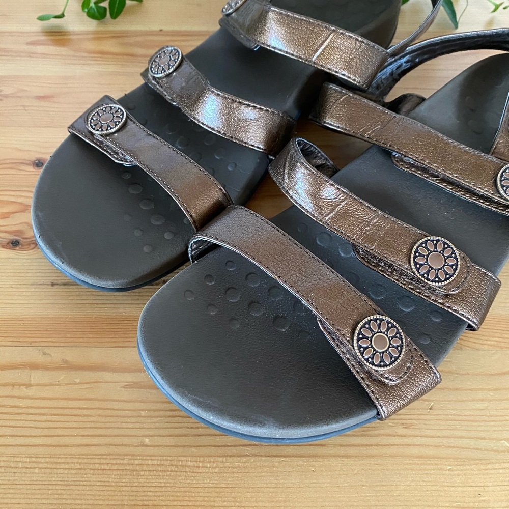 Vionic Adjustable Strap Sandals Bronze Size 7m - image 2